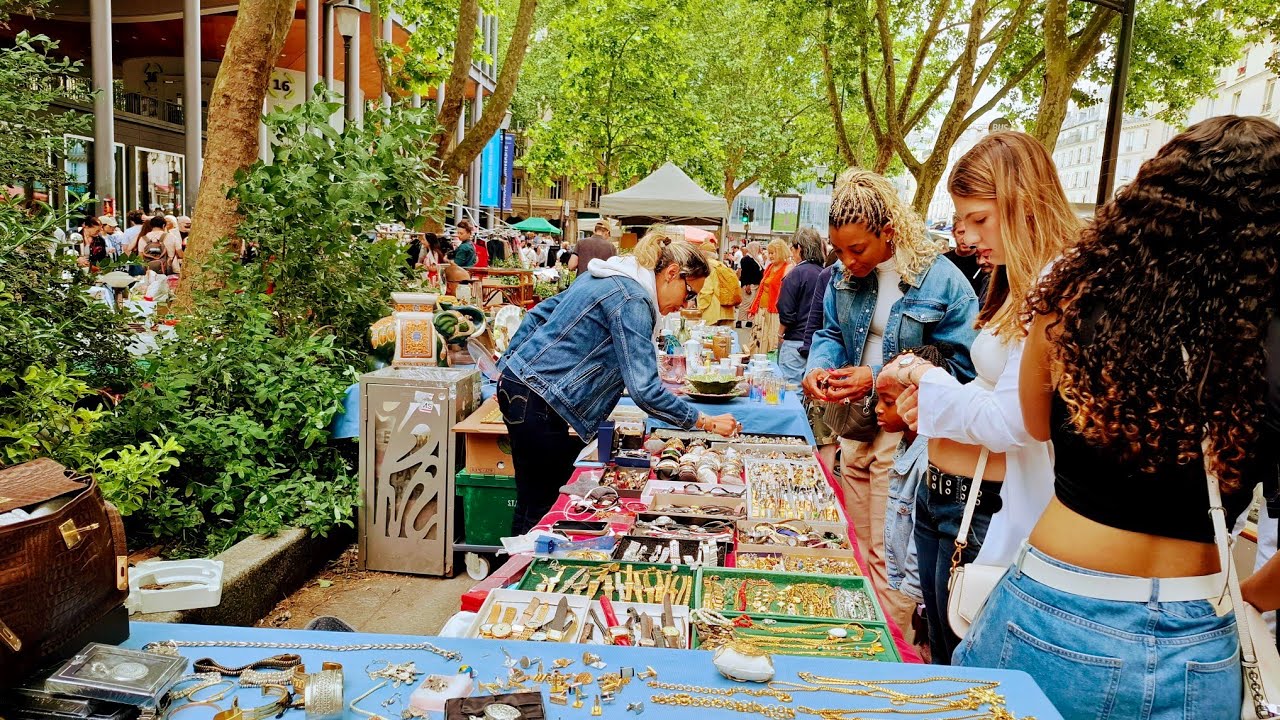 Paris France🇨🇵Food & FLEA MARKET in PARIS🏺ANTIQUE old Things🪞CHEAP THINGS to do in PARIS🖼Shopping 4K