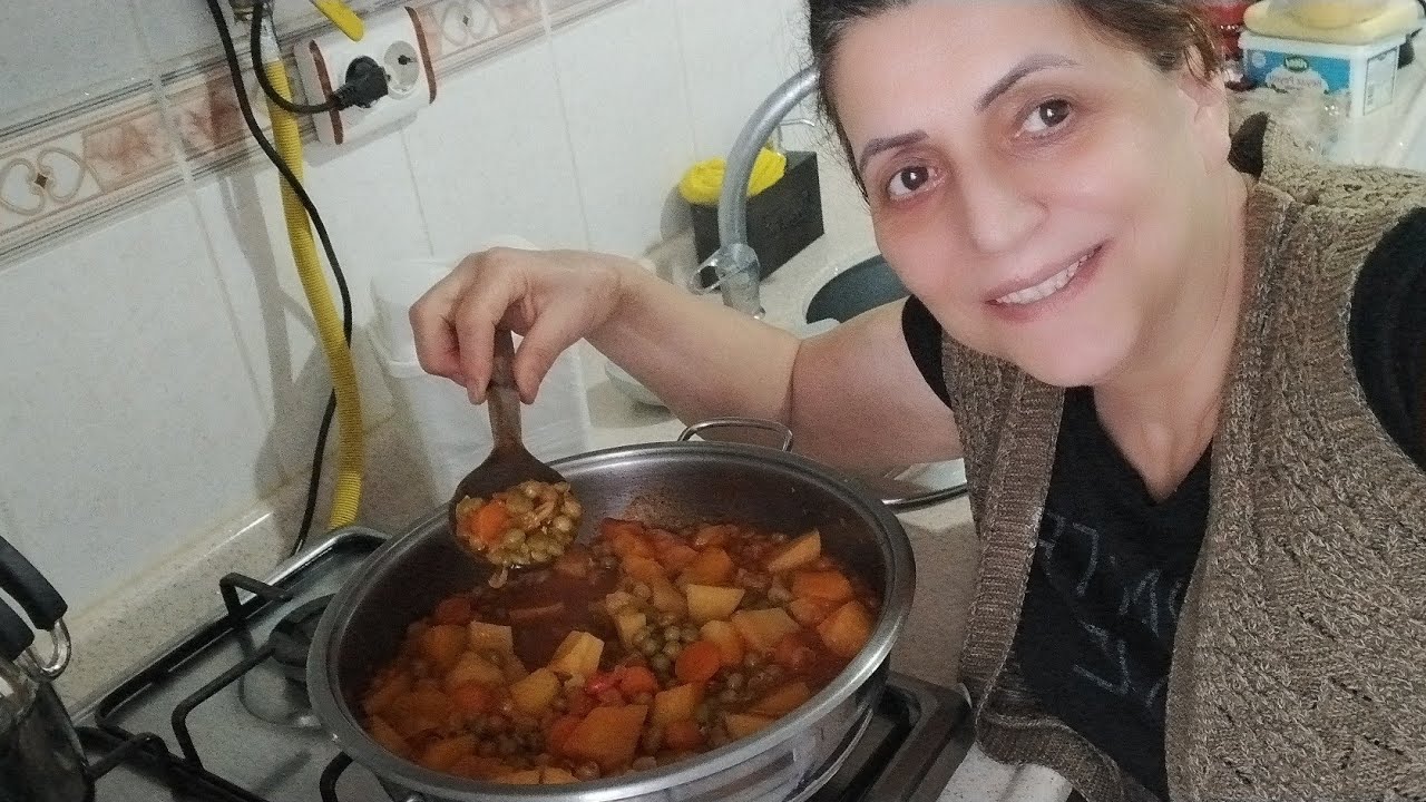 İftara bezelyeli patates yemeği yapıyorum 🥰