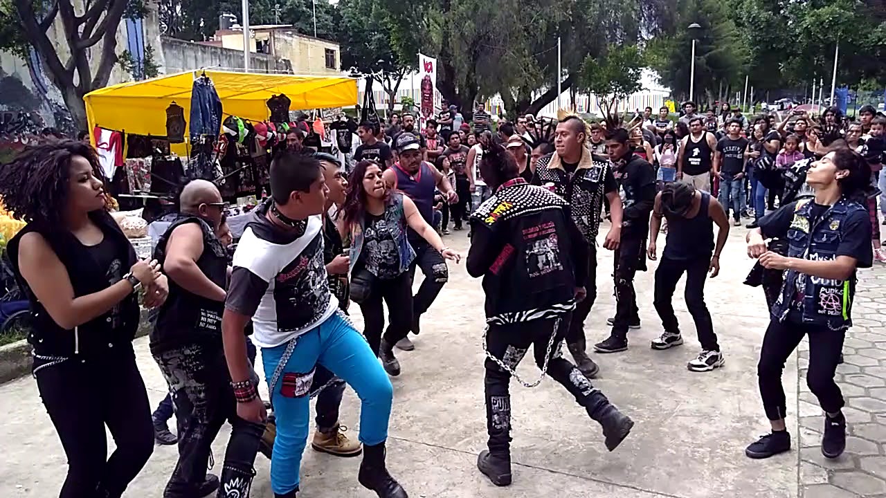 Copia barata - Kambio Radikal en el Tianguis Cultural Puebla, Aniversario de Va por la banda