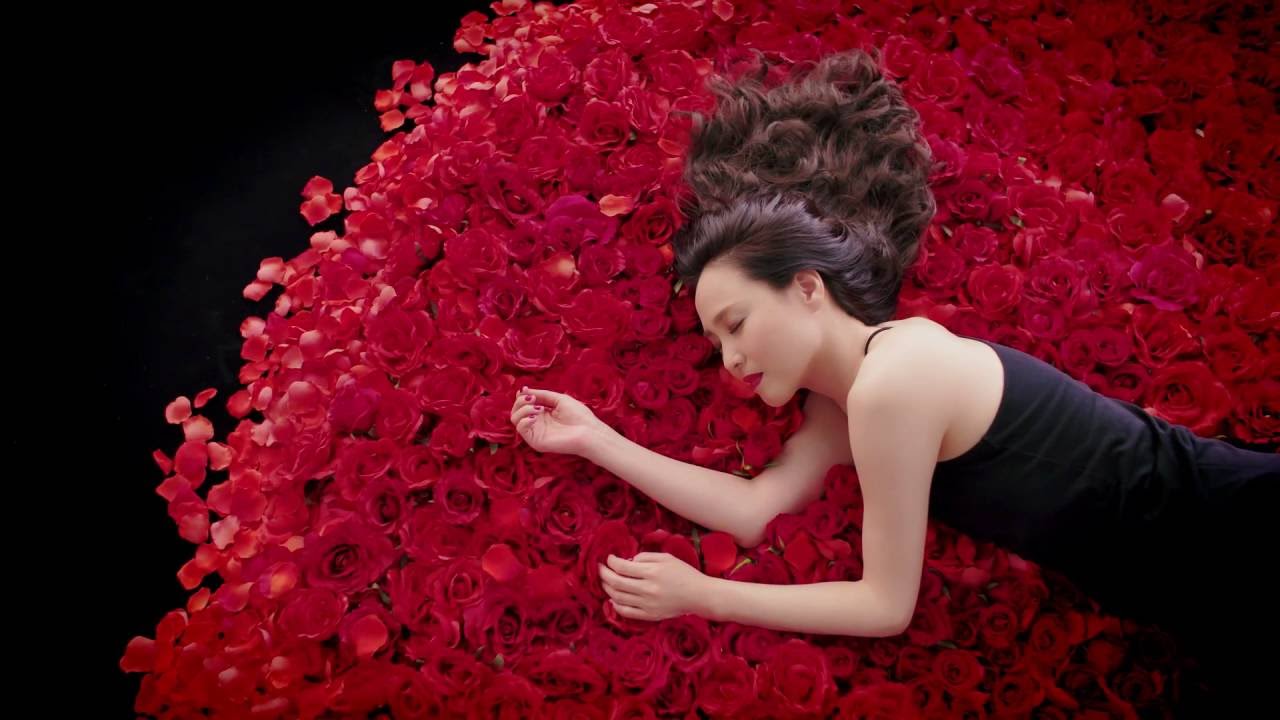 松田聖子 - 「薔薇のように咲いて 桜のように散って」ミュージックビデオ(Short Ver.)