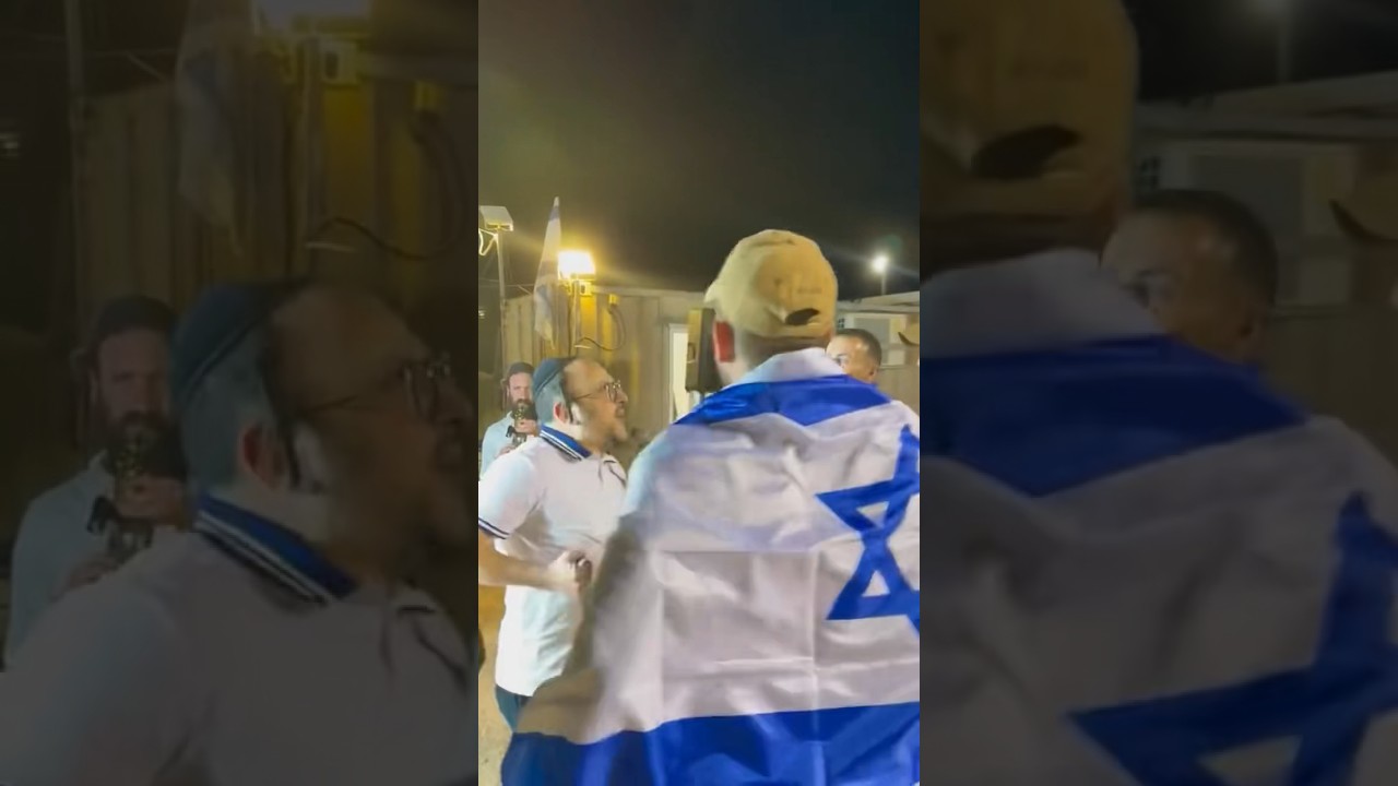 Israeli soldiers dancing with Lipa Schmeltzer #israel