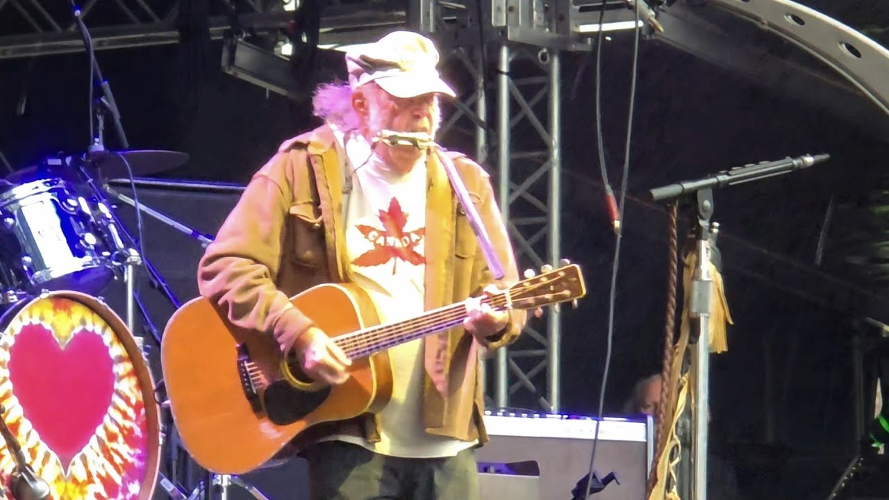 Sugar Mountain; Neil Young in Bergen,  Norway,  june 20th 2025.