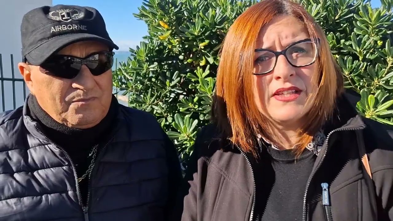 Cimitero di Monte di Procida. Fiori volati via per la tempesta. I cittadini invitati a controllare.