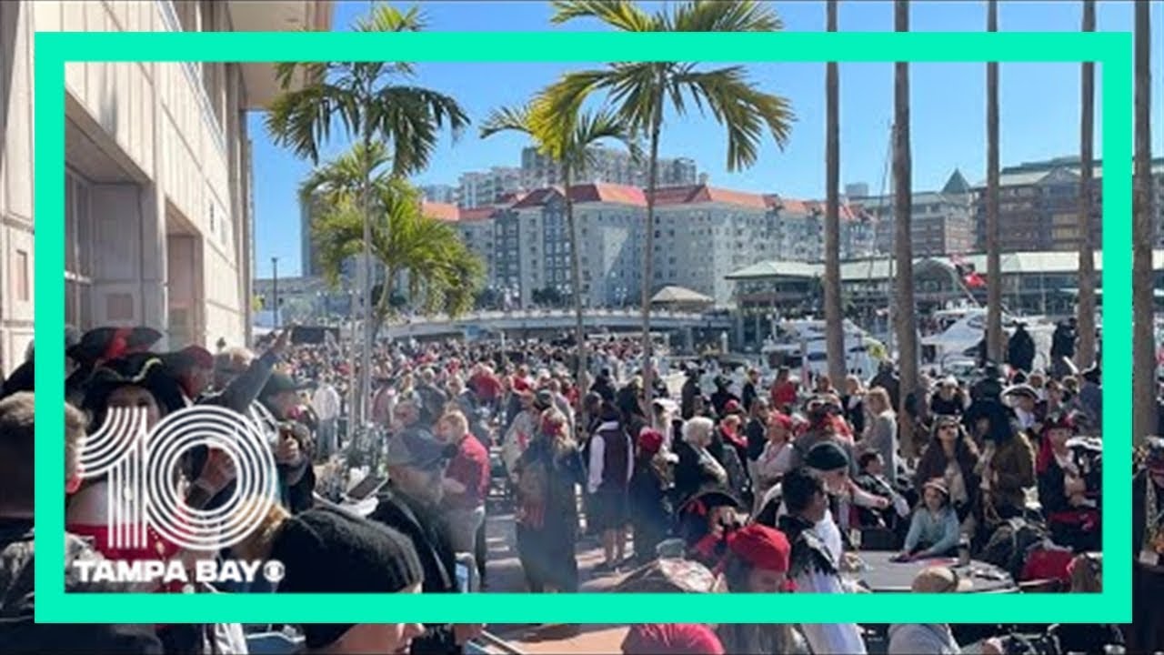 Pirates parade down streets in downtown Tampa for Gasparilla 2022