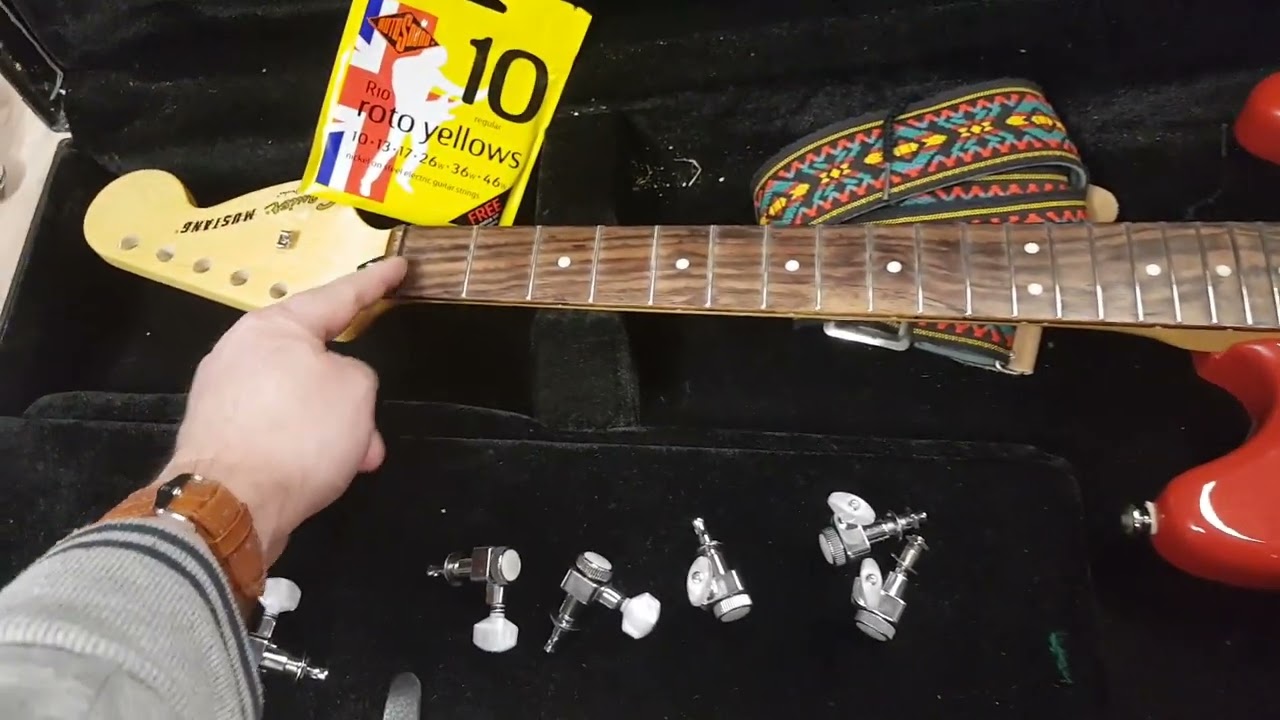 Squier by Fender Vintage Mustang Fiesta Red makeover and setup Part1