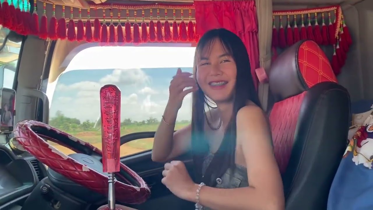 เพราะใส่ชุดขับรถแบบนี้แหละ รถดั้มตกทางเลย🤣 Dum Truck