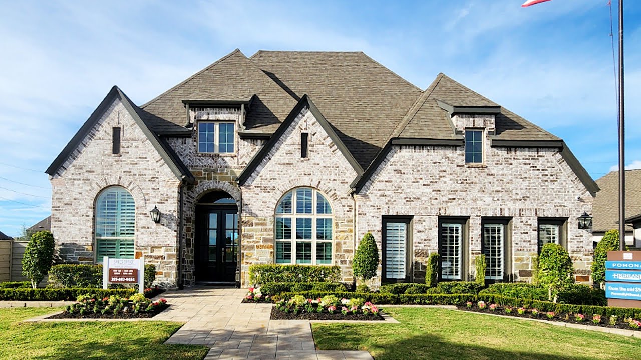 CUSTOM MODERN DESIGNED HOME NEAR HOUSTON TEXAS