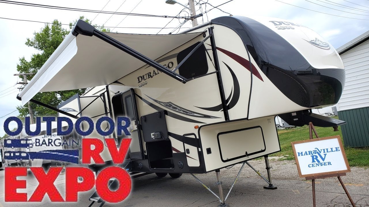 RV SHOPPING !! Exploring RVs at the Outdoor Bargain RV Expo Middleburg Heights Cleveland