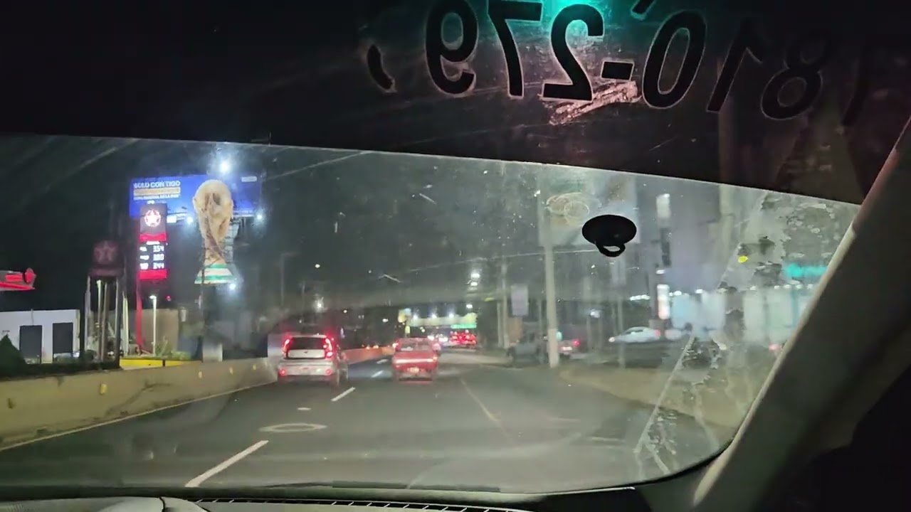 Recorrido nocturno desde La Libertad hasta Boulevard Los Proceres.