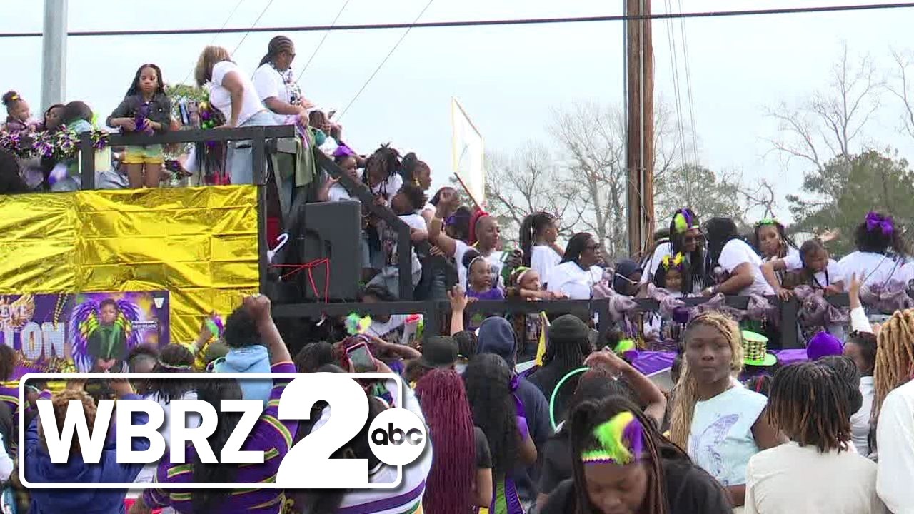 Louisiana lawmaker proposes bill criminalizing aggressive, reckless throwing from Mardi Gras floats