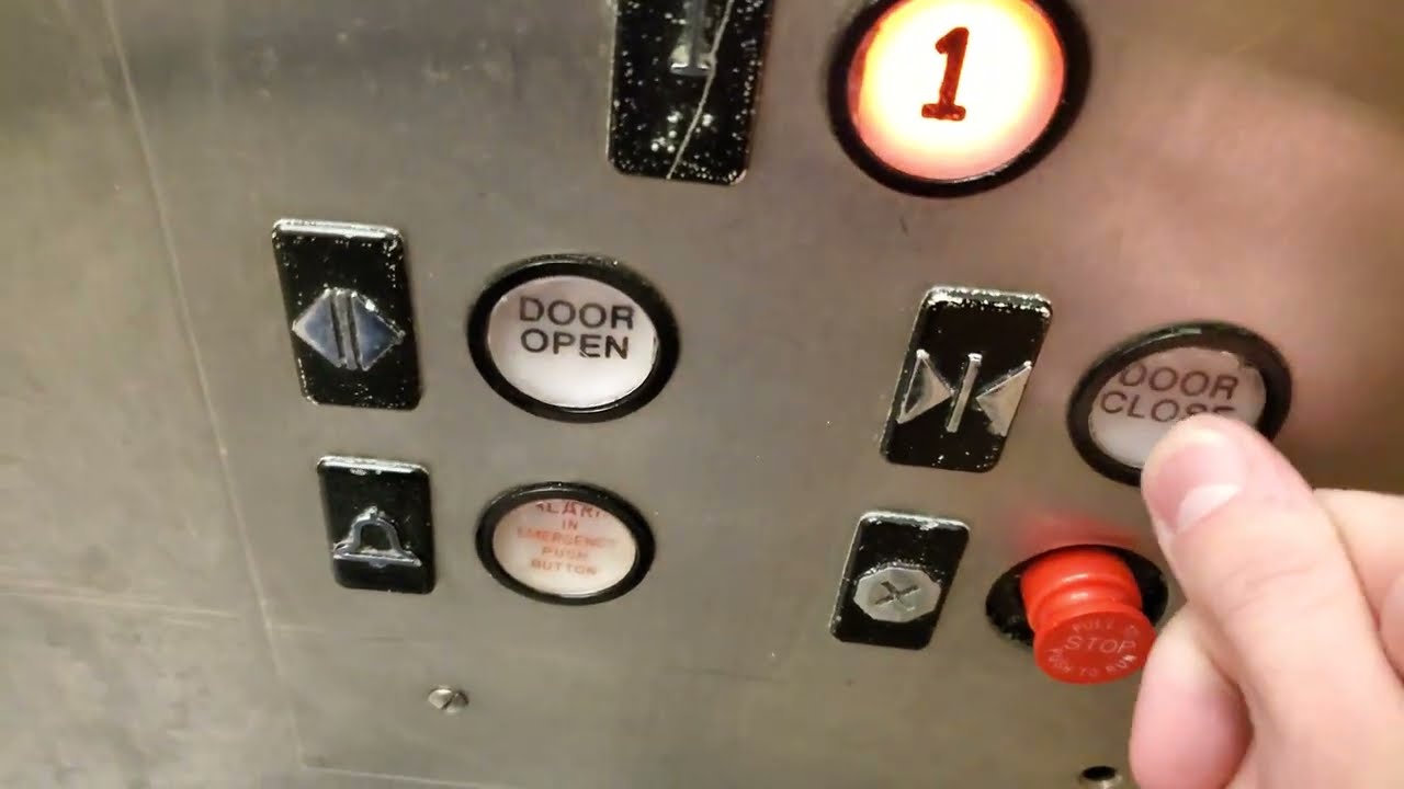 [Ross Park Mall] Westinghouse AE Hydraulic Elevator