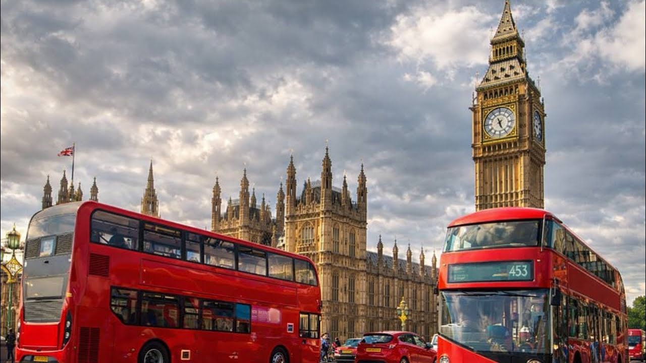 Walking Calmly Through Crowded London 🇬🇧 | Cloudy Winter Walk around Big Ben & London Eye (4K)