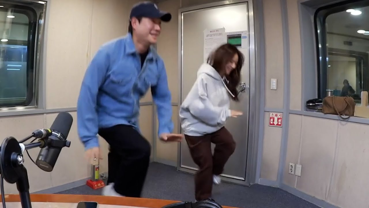 매끈매끈하다 | 김지영 | 배성재의 텐 20251202