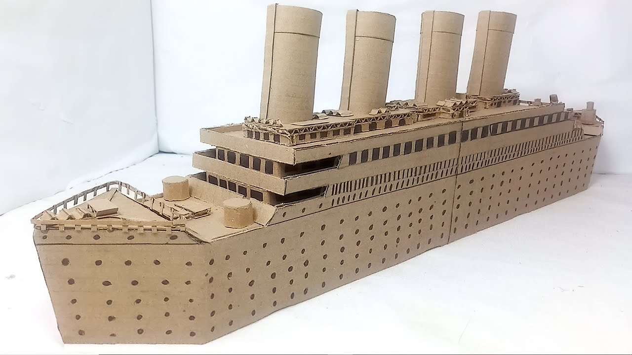 CREAN réplica EXACTA del TITANIC con materiales RECICLABLES muy fácil de hacer en casa | bricolaje