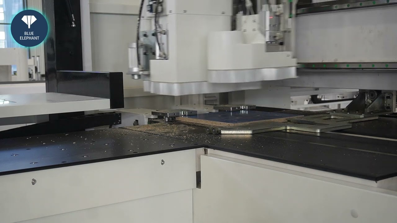 Blue Elephant ET6 six side drilling machine test video for Kosovo customer