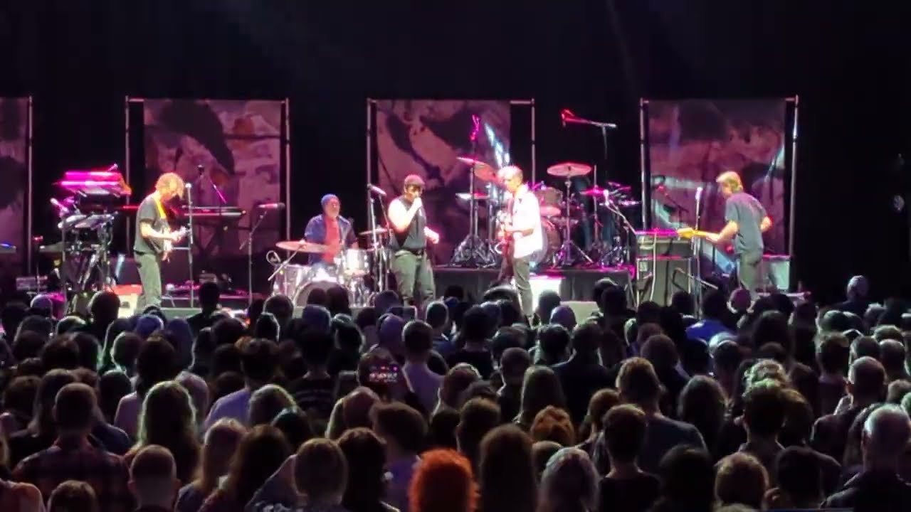Cash Savage & The Last Drinks live @ Forum Melbourne Saturday November 22 2025