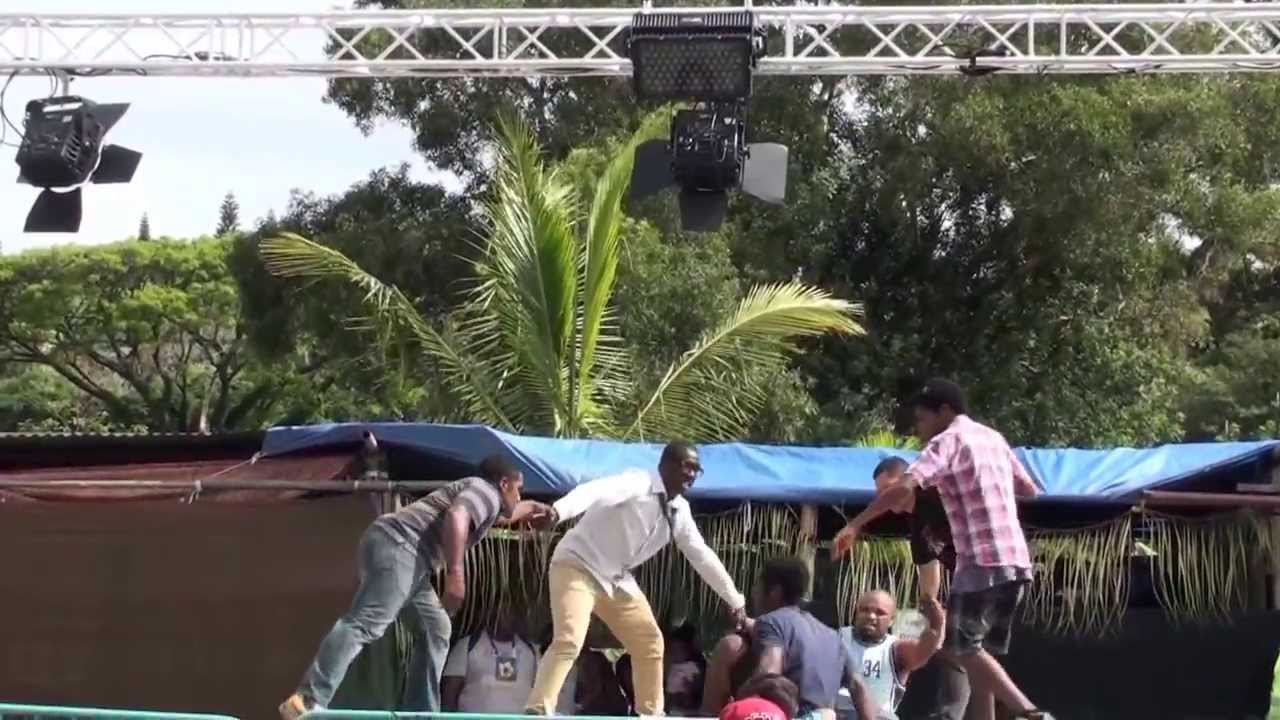 JESUS impact de la jeunesse de nouméa avec deux choré a la suite