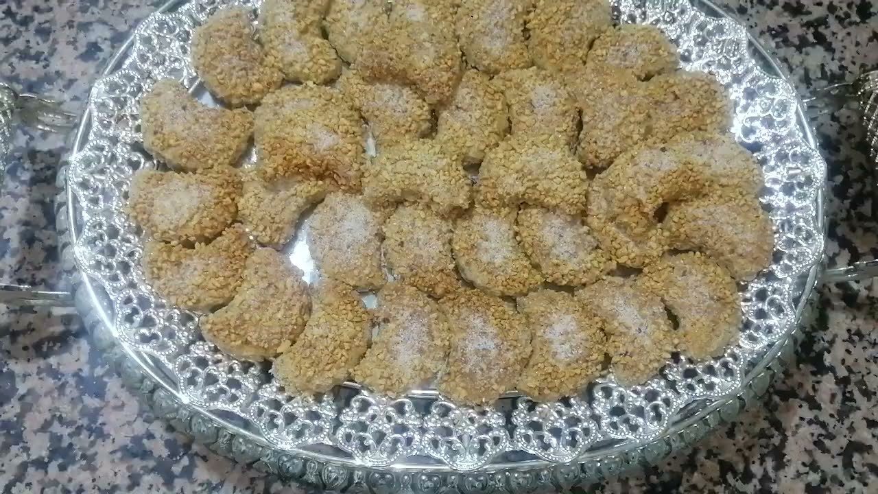 حلوة الهلال بالزنجلان وكاوكاو راءعة المذاق وسهلة التحضير وبمقادير بسيطة