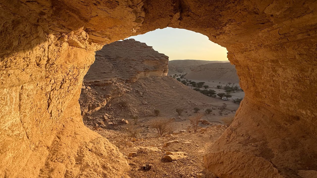 جبال ورمال اجتمعت في اجمل الأودية وادي الاوسط جنوب الرياض 