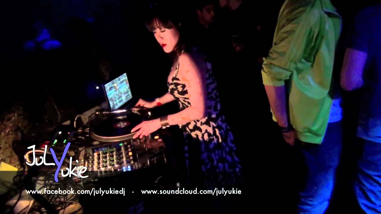Julyukie @ Fusion Club (Münster - DE) 03.12.11