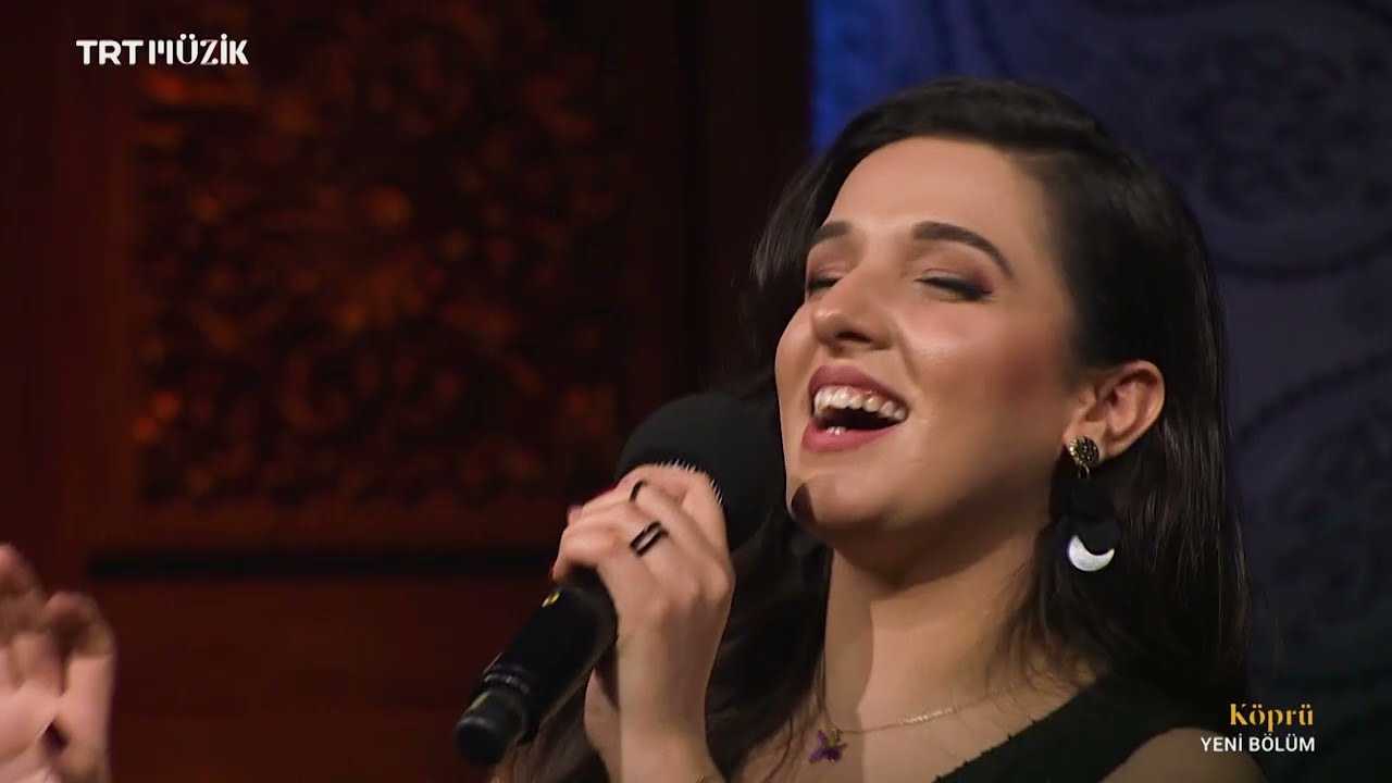 Senem Akdemir, Ahmet Tuzlu - Karanfil Deste Gider