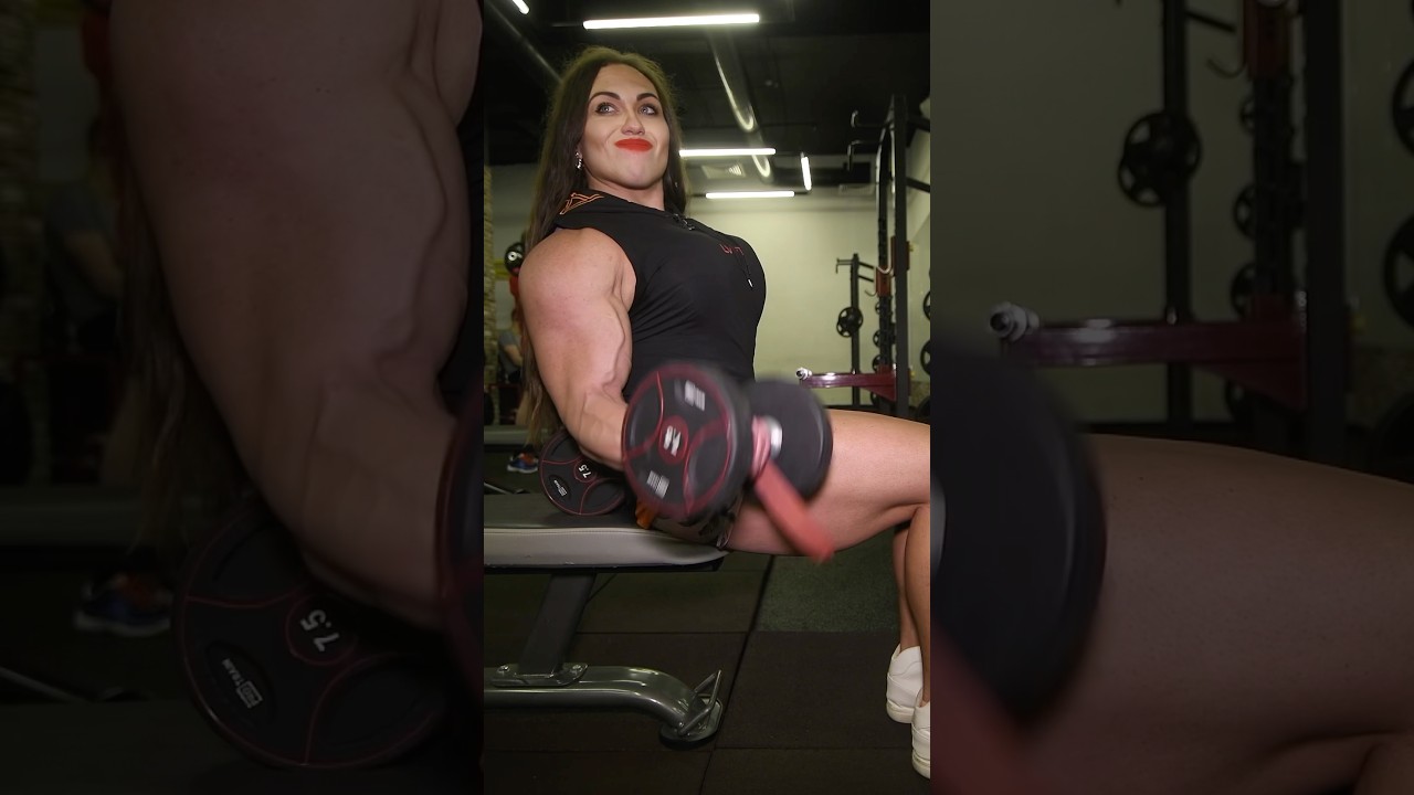 Nataliya Amazonka works her Biceps