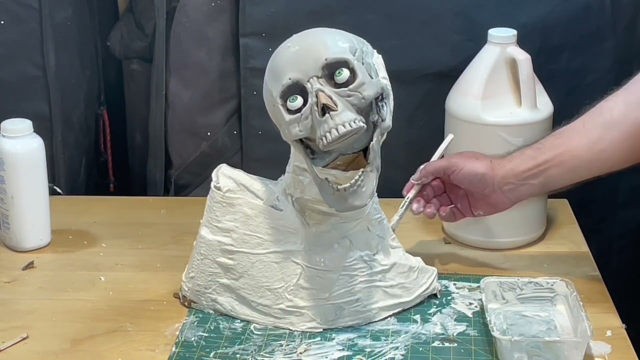 Halloween skull decoration prop DIY