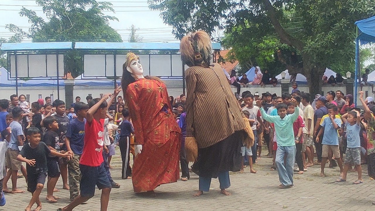 BARONGAN DI CAR FREE DAY KKN UNDIP DI KARANGSARI KENDAL