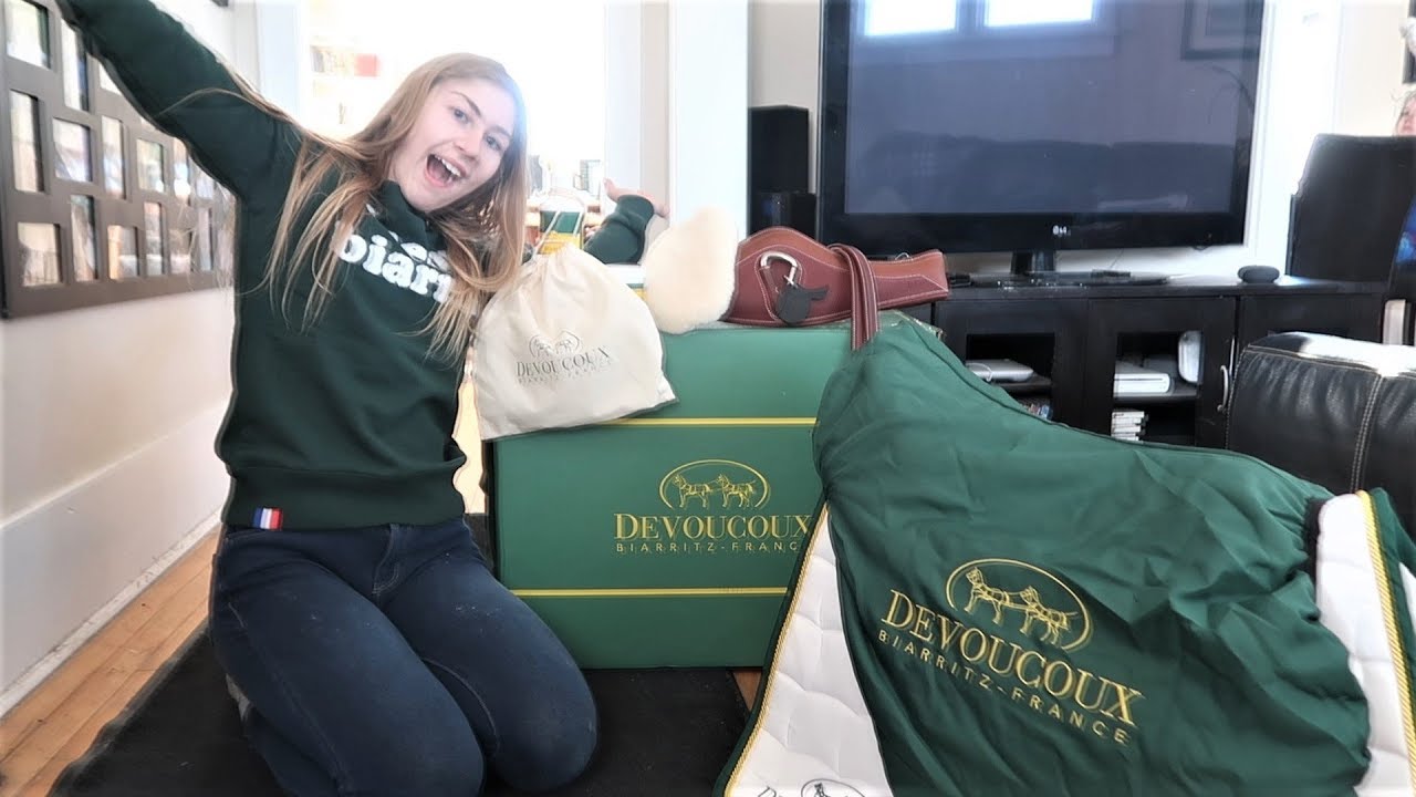 JUMPING SADDLE UNBOXING! CUSTOM DEVOUCOUX CLOSE CONTACT JUMPING SADDLE UNBOXING
