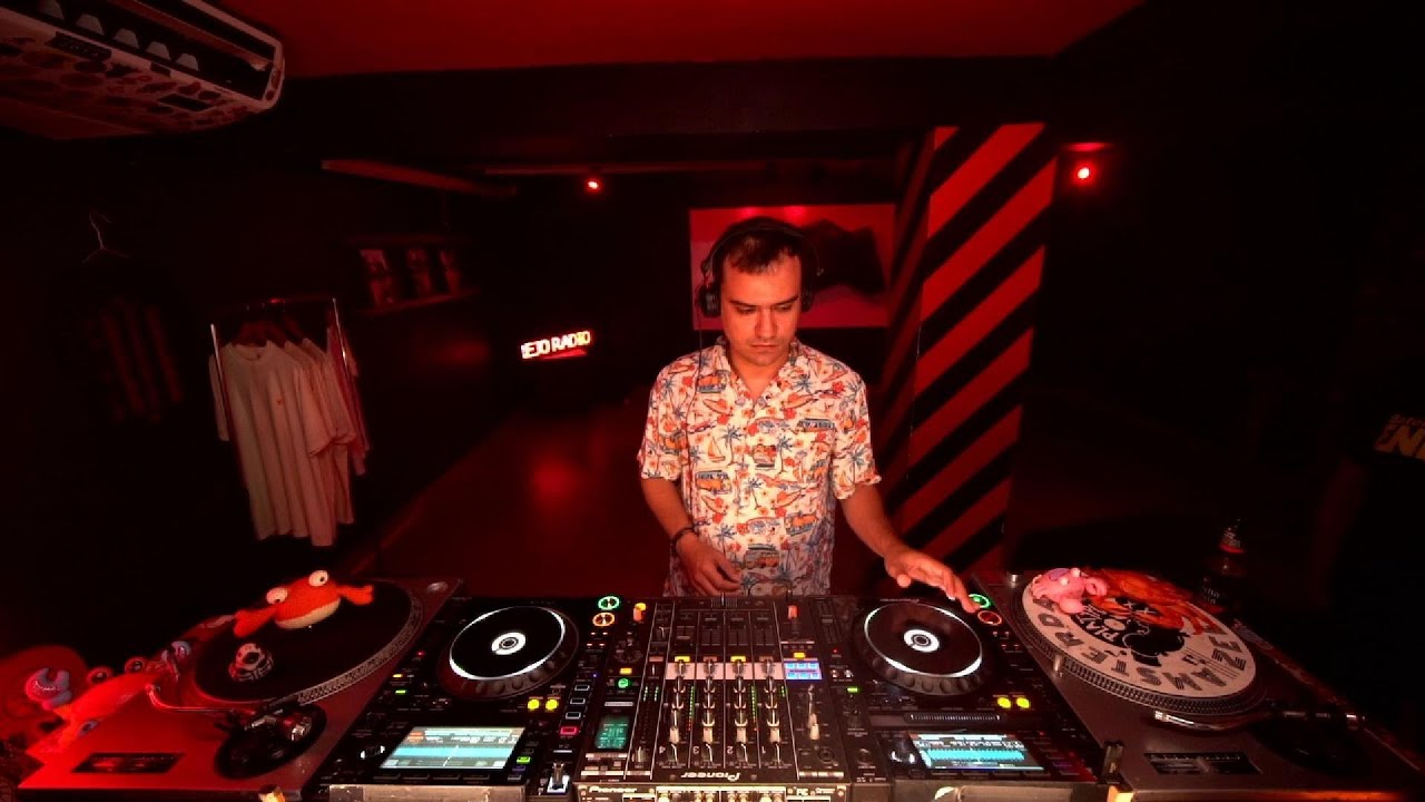 House & Techno | live set at @escuchaelcangrejo January 2026 | Lawrence Straw