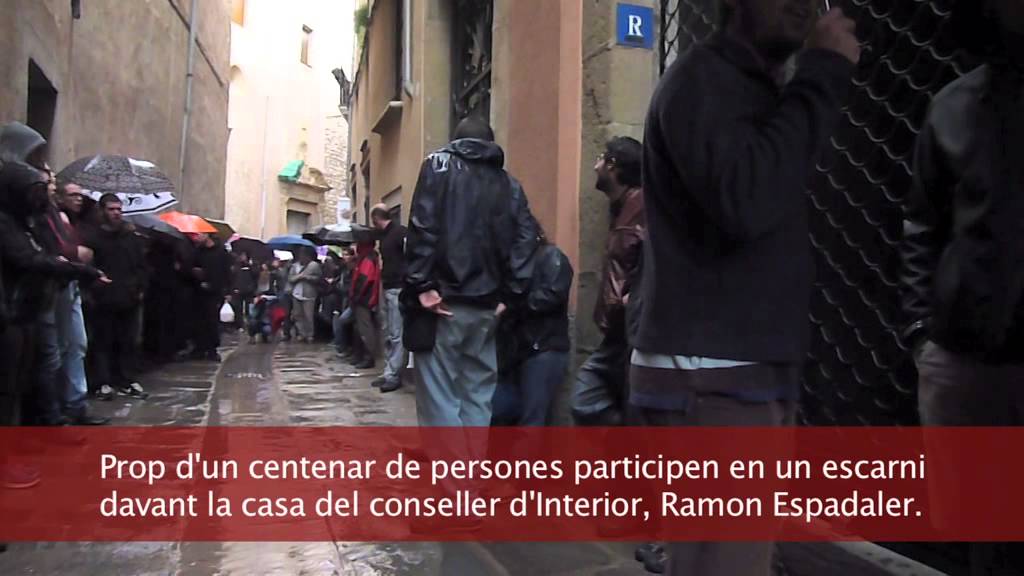 Osona es manifesta en suport a Can Vies #EfecteCanVies