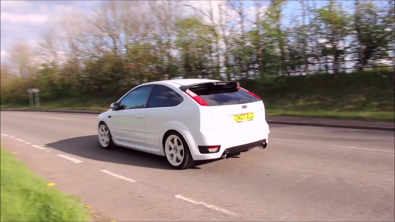 Ford Focus ST225 CP340 flybys.