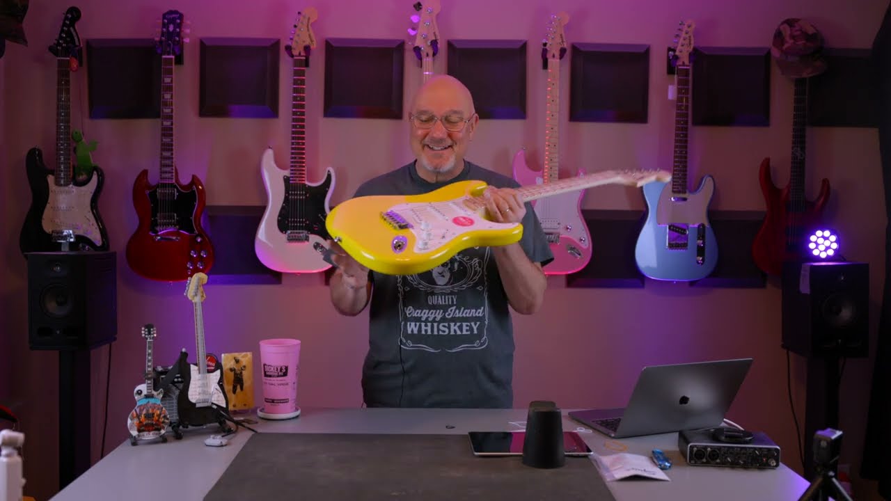 AMOY Quick Stupid Review: Squier Limited Edition Squier Sonic® Stratocaster® HT - cheap; and good!