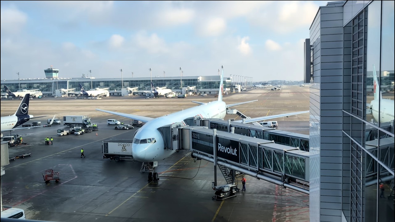 Air Canada Boeing 777-300ER Munich (MUC) - Toronto (YYZ) Full Flight | Economy