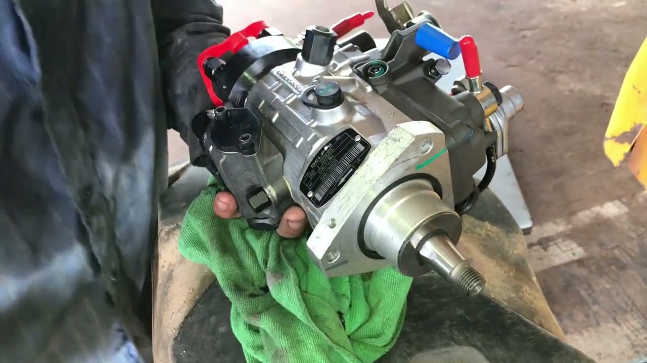Fuel Injection Pump Replacement on JCB 3DX backhoe loader