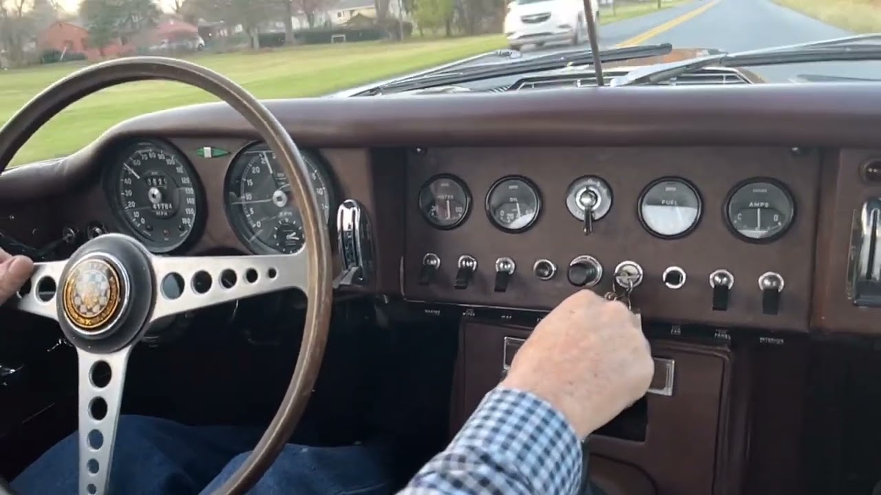 1967 Jaguar E-type driving