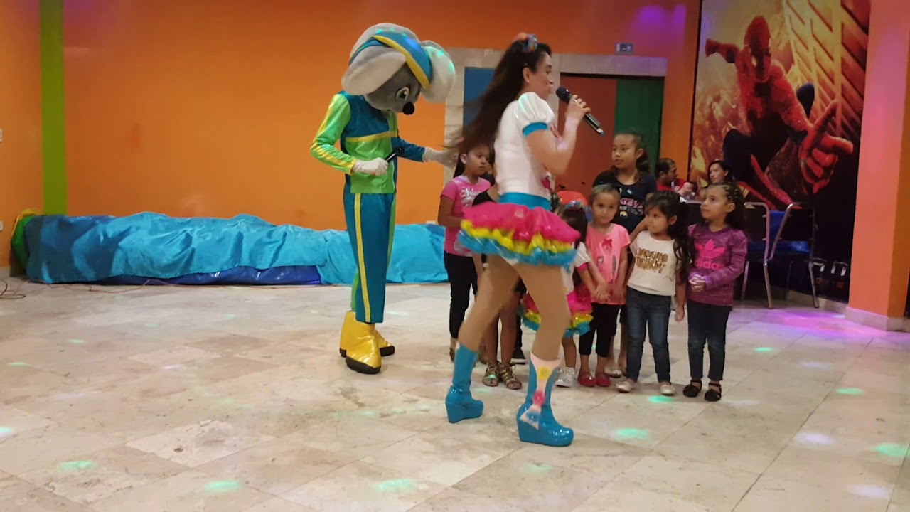 Fiesta de Kimi 3 años show de Dulces 😍😍 parte 1