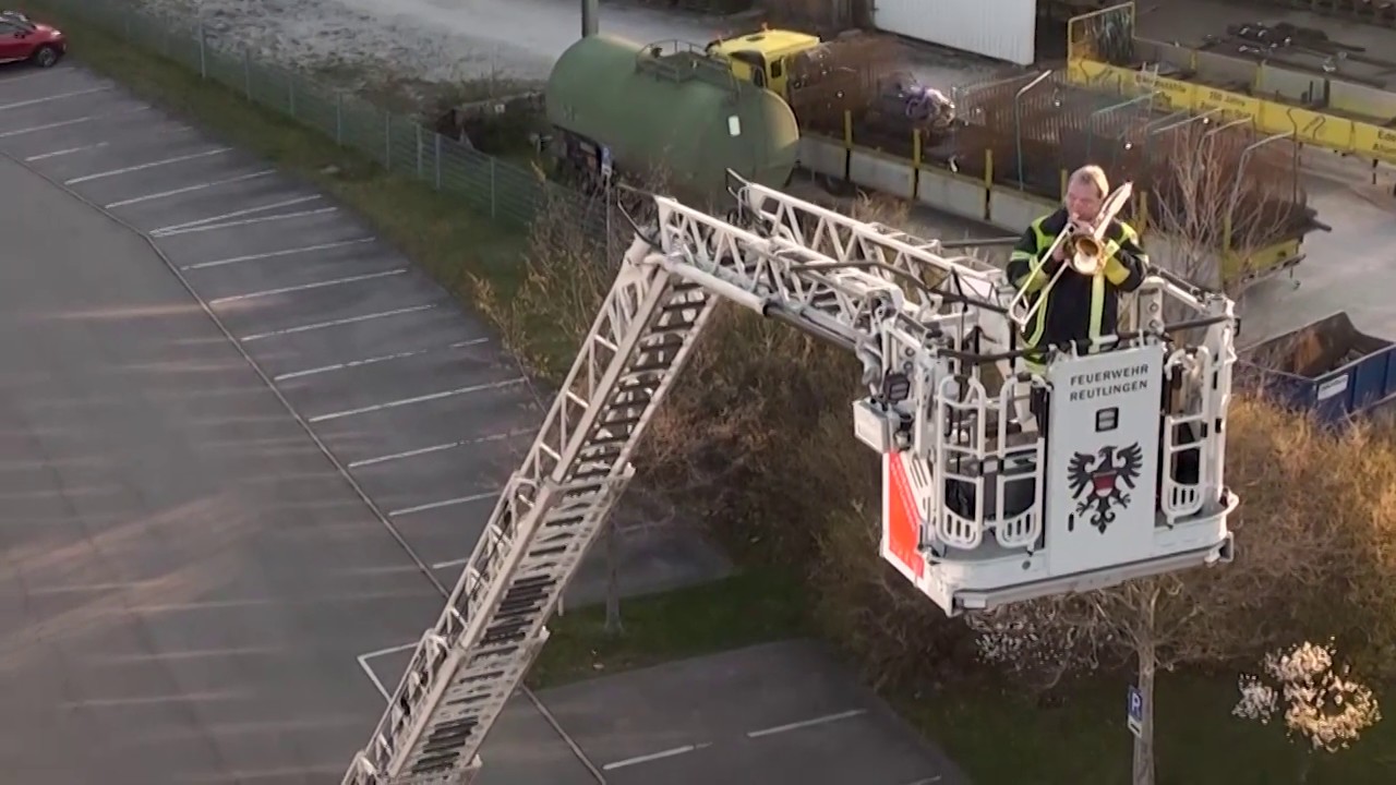 Reutlinger Feuerwehrmann spielt 