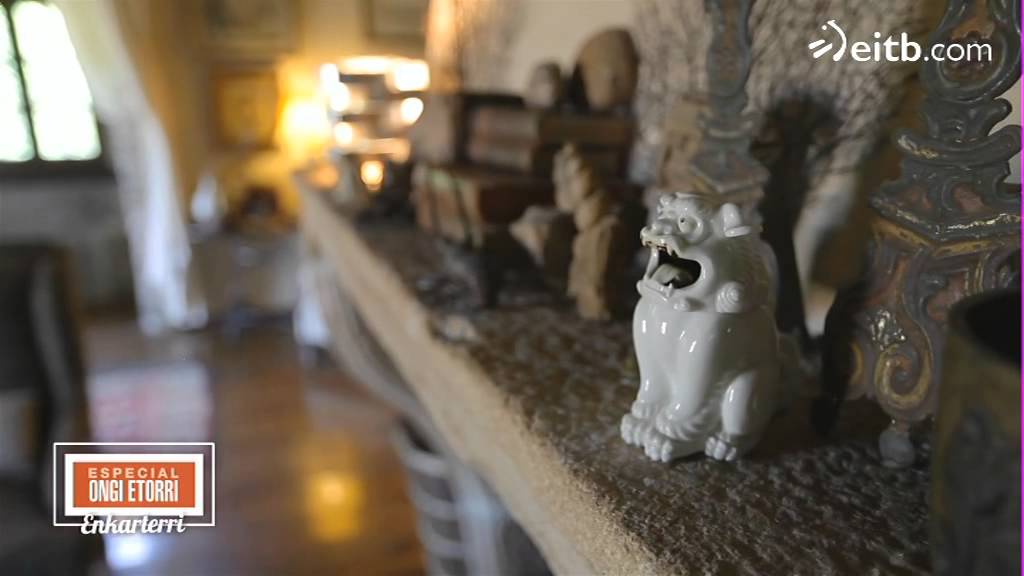 Una casa torre decorada con todo detalle en Enkanterri