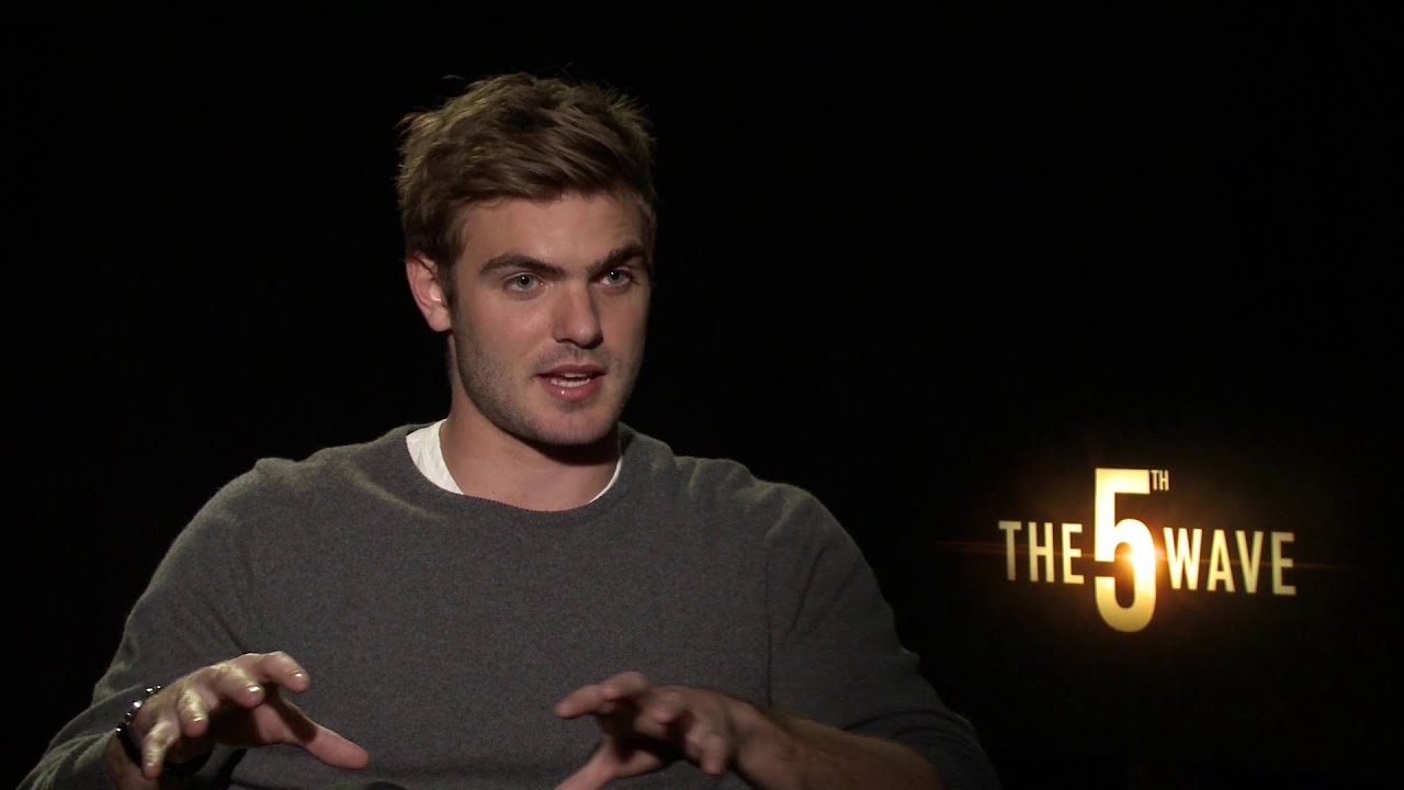 The 5th Wave - Meet Evan - Starring Alex Roe - At Cinemas Now
