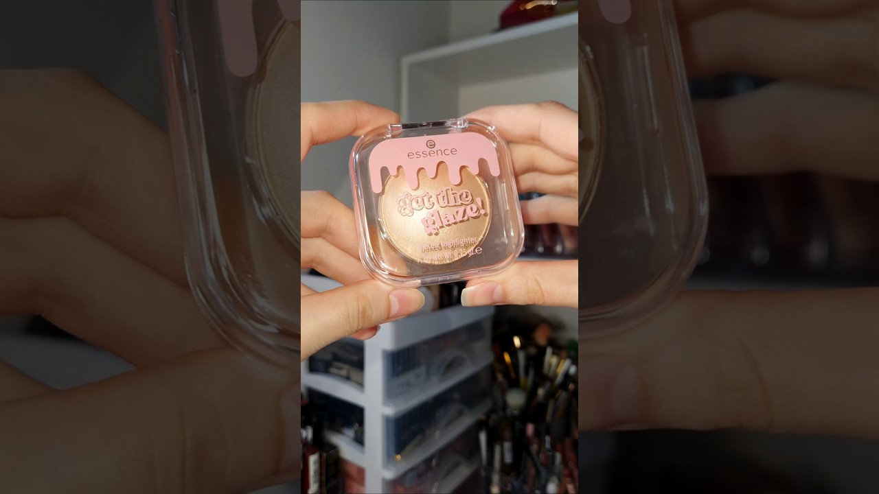 NEW Essence Highlighter LE #essence #makeup #beauty #limitededition #highlighter #swatch  #drugstore