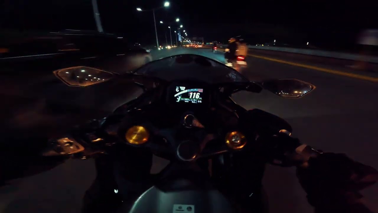 Sweater Weather ZX25R | 4K