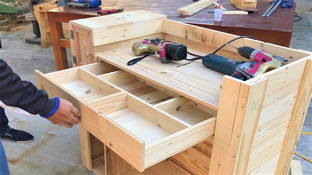 Best Projects For Your Kitchen // How To Make Gas Stove Shelves With Modern Drawers From Old Pallets