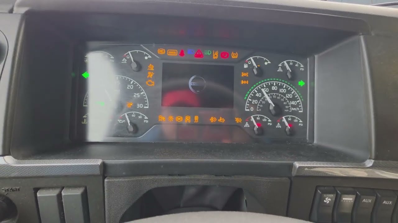 CZWARTE PODEJŚCIE 60KM BEZ PŁYNU CHŁODNICZEGO-VOLVO WARIUJE: DYSKO NA DASHBOARDZIE JAKIEGO NIE BYŁ0
