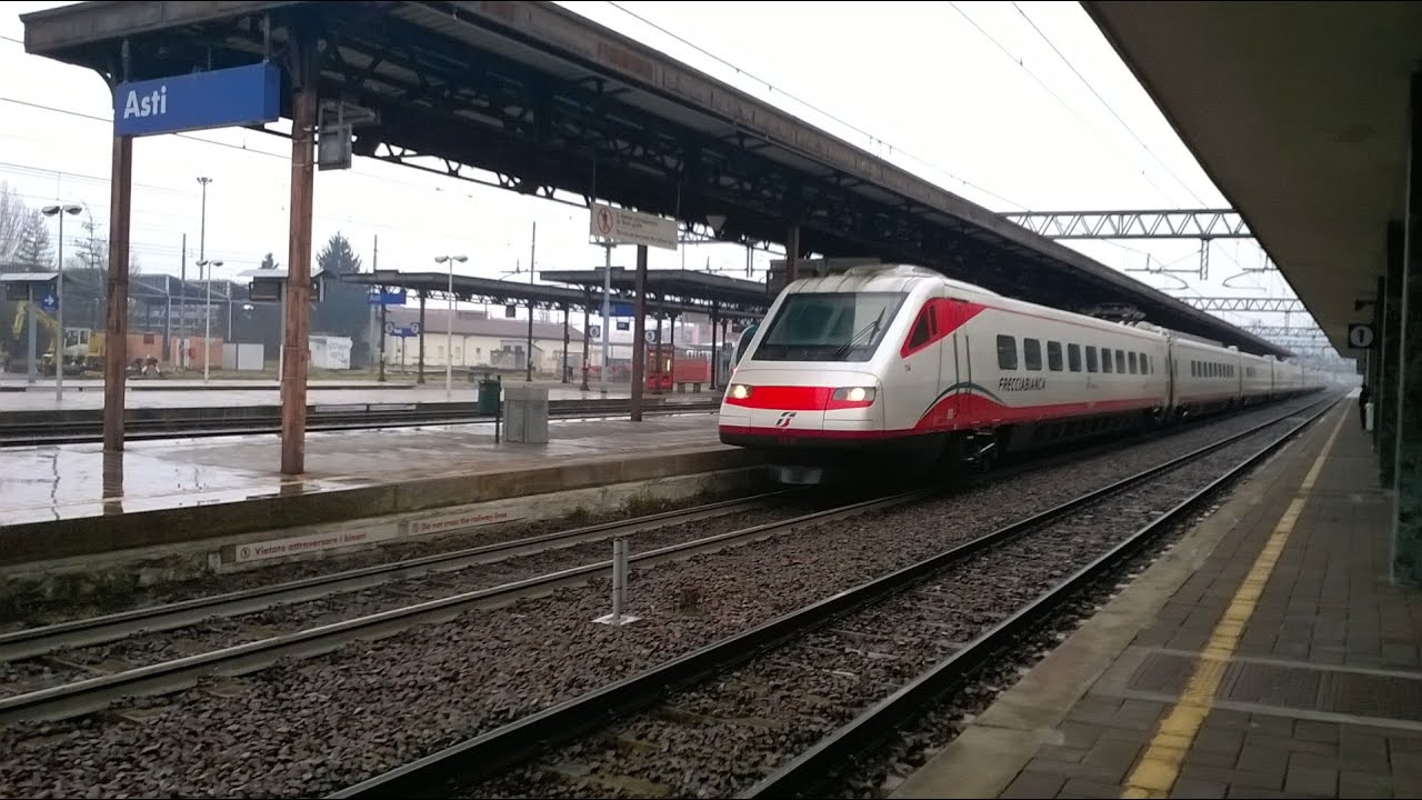 Annunci alla stazione di Asti (dalle ore 06:00 alle ore 08:00)