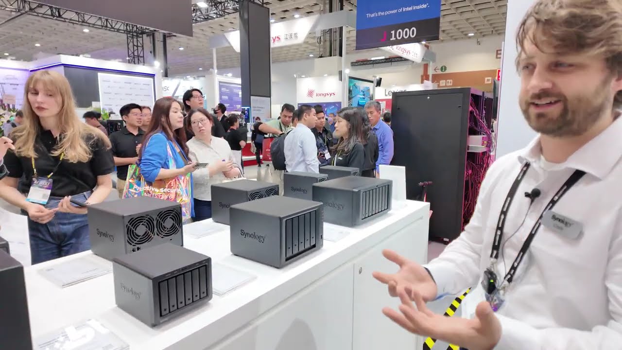 Сетевые хранилища Synology DS1525+ и DS1825+, представленные на выставке Computex 2025: расширени...