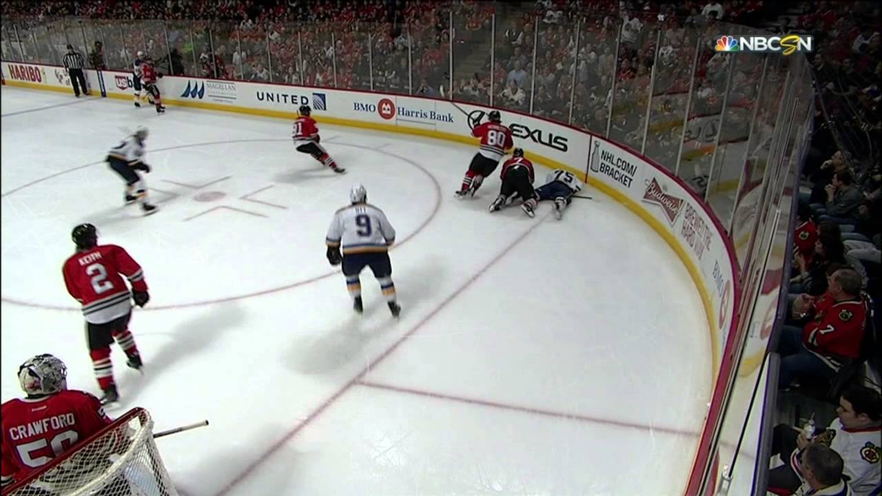 Gotta See It: Reaves pulls out tooth after crushing hit