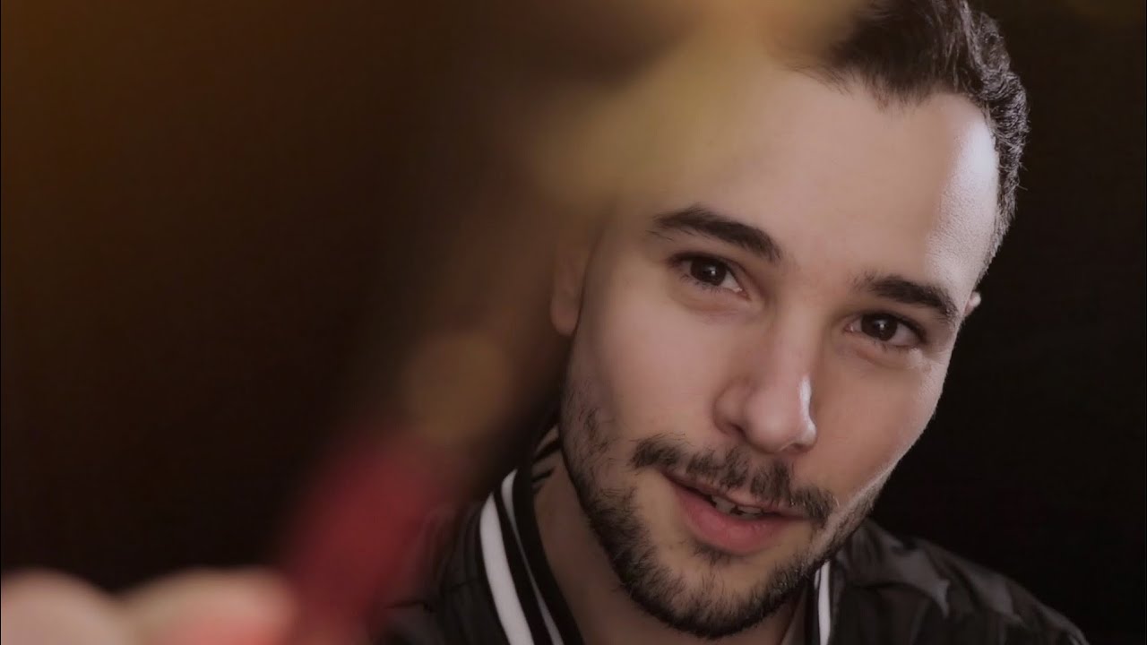 ASMR FRANCAIS  | JE TE R&Eacute;CONFORTE (pens&eacute;es positives, face brushing, tapping)