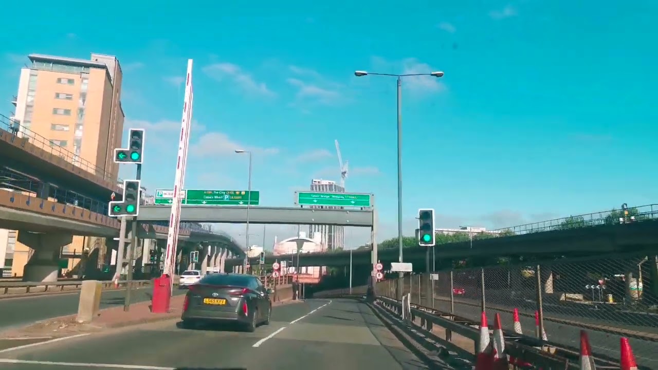London drive from canary wharf through black wall tunnel towards London Bridge..