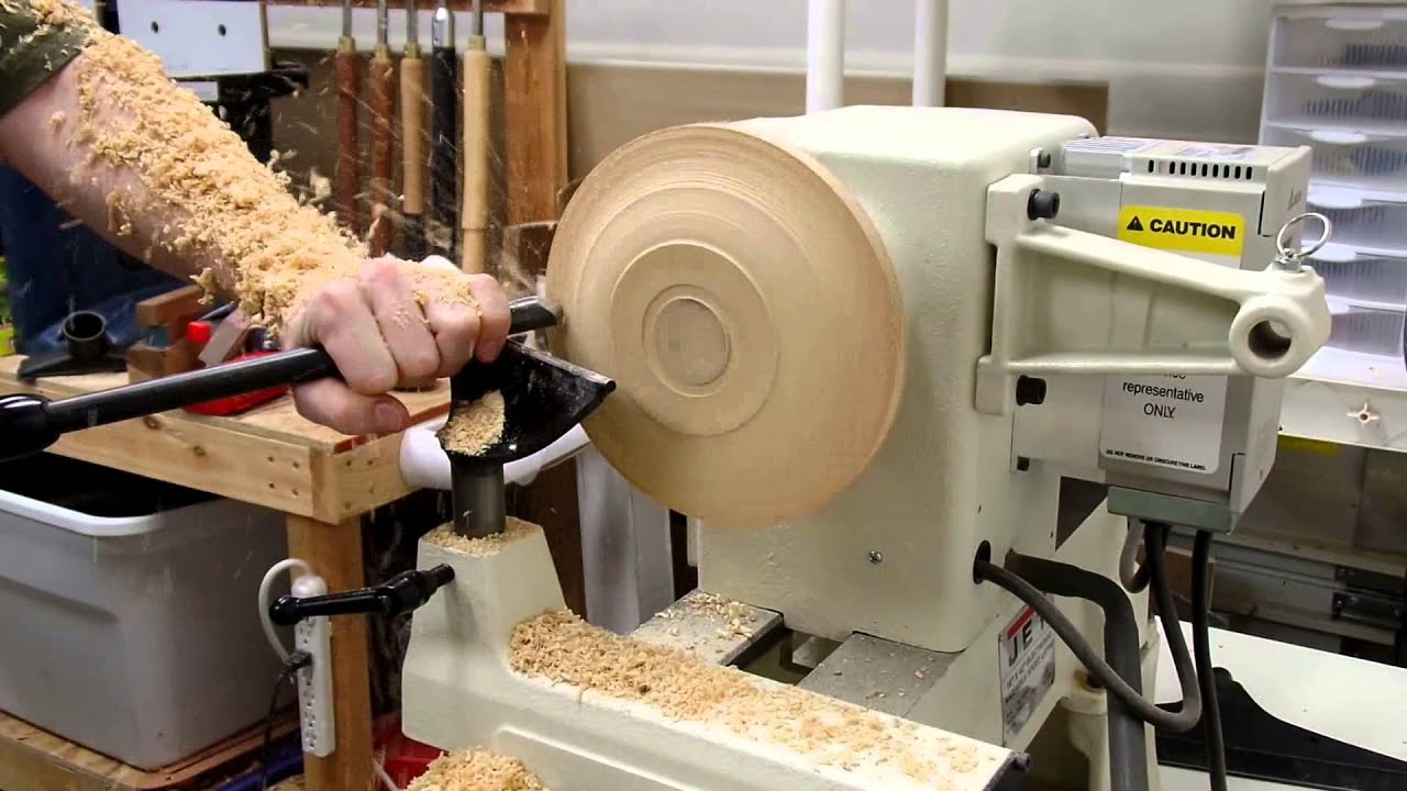 Woodturning - small platter, mounted without glue block or screws